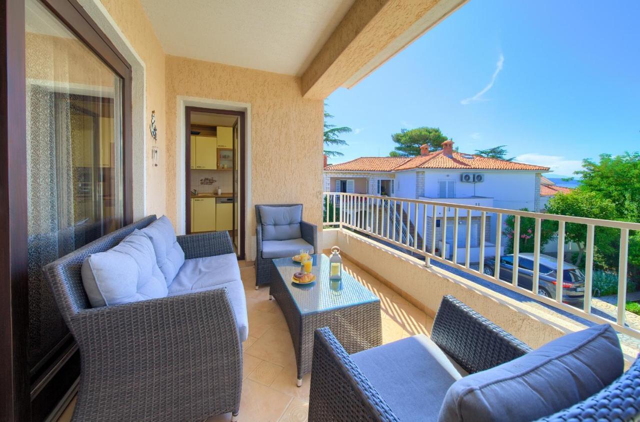 Apartment Lidija Krk Town Bagian luar foto