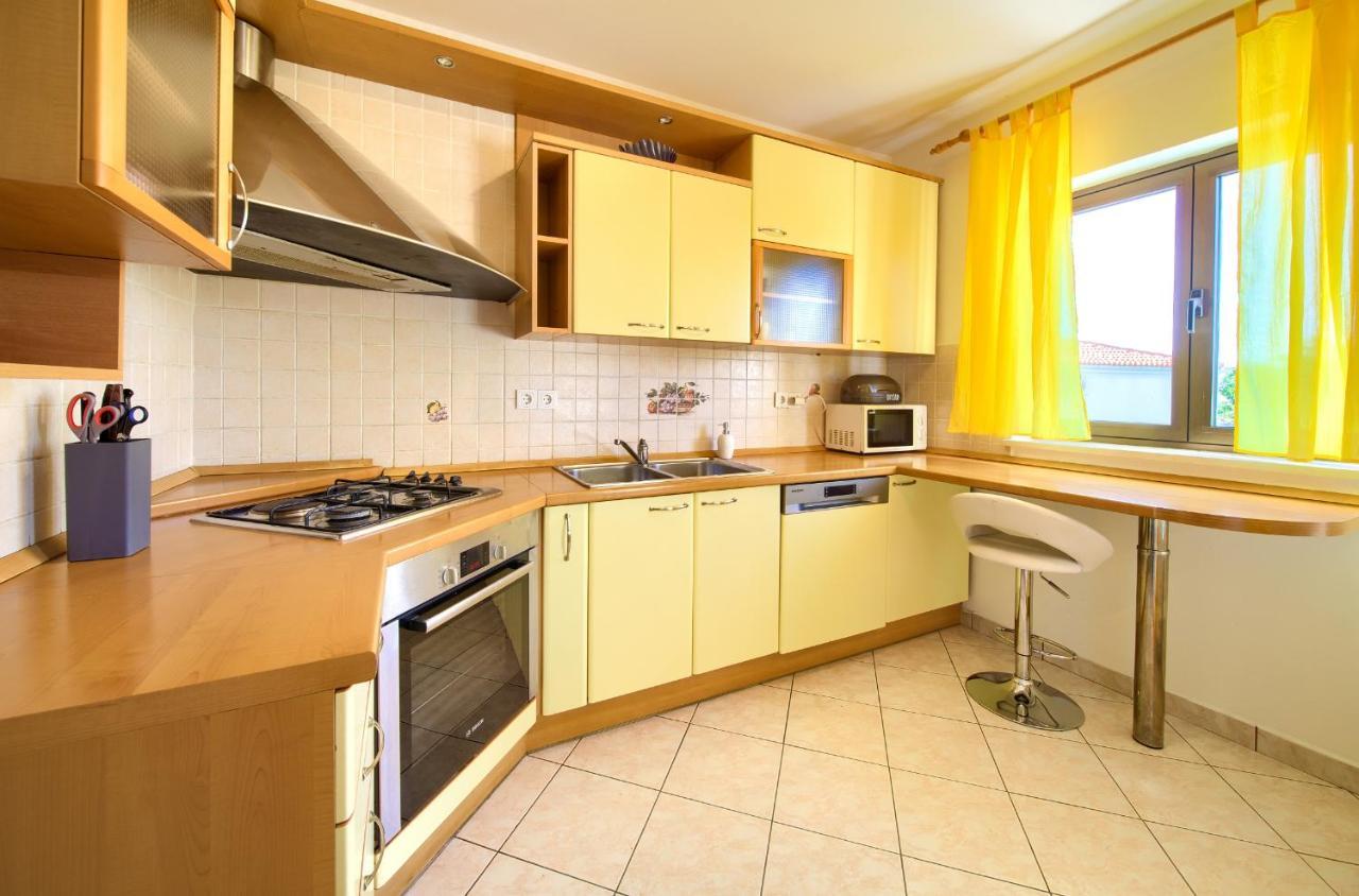Apartment Lidija Krk Town Bagian luar foto